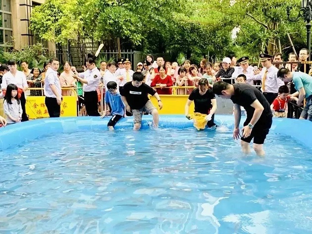 1561711809495389.jpg 金輝物業(yè)六一活動(dòng)現(xiàn)場(chǎng)